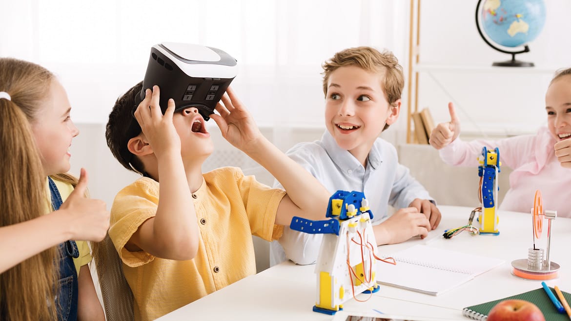 Uporaba AR/VR tehnologije v šolstvu